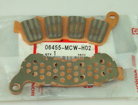 Оригинальные передние тормозные колодки для мотоцикла Honda 06455MCWH03 (06455-MCW-H03)