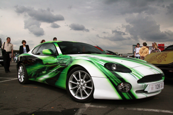 Графика Aston Martin 