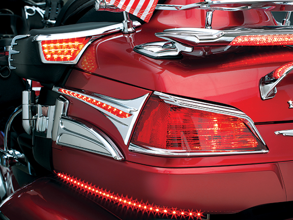 Хромированные накладки на задний кофр со светодиодами (Пара) для Honda GL1800 Gold Wing  3233