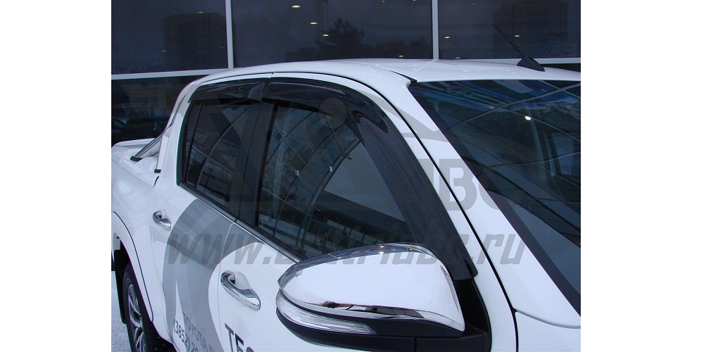 Дефлекторы боковых окон Toyota Hilux 2015- (4 шт, тёмные)