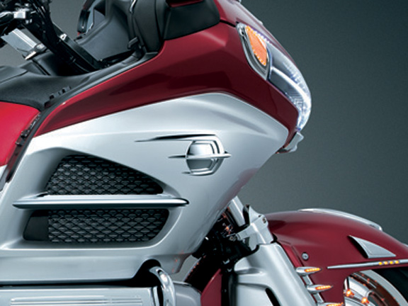 Хромированные накладки на воздухозаборники радиаторов (пара) для Honda GL1800 Gold Wing 7360