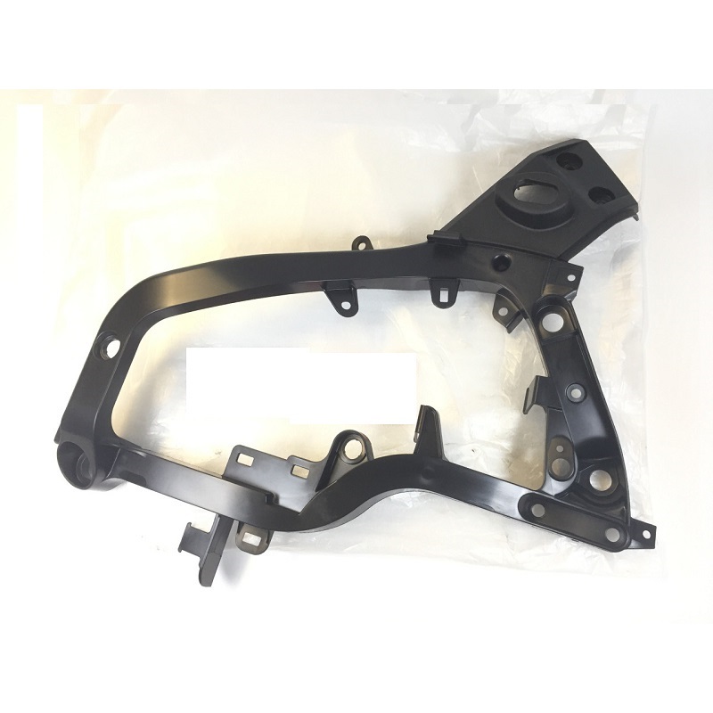 Кронштейн переднего обтекателя/морды (правый) для Honda VFR1200X Crosstourer 2012-2015