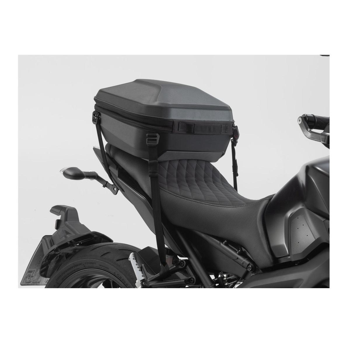 Центральный кофр с креплением на сиденье 16-29 л. SW-Motech URBAN ABS для мотоцикла Honda