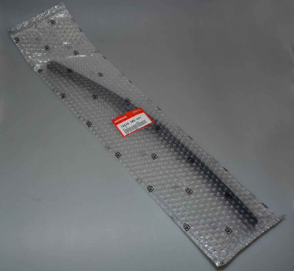 Щетка стеклоочистителя пассажирская (575 MM) бескаркасная Civic 5d, Civic Type R Honda 76630SMGG01