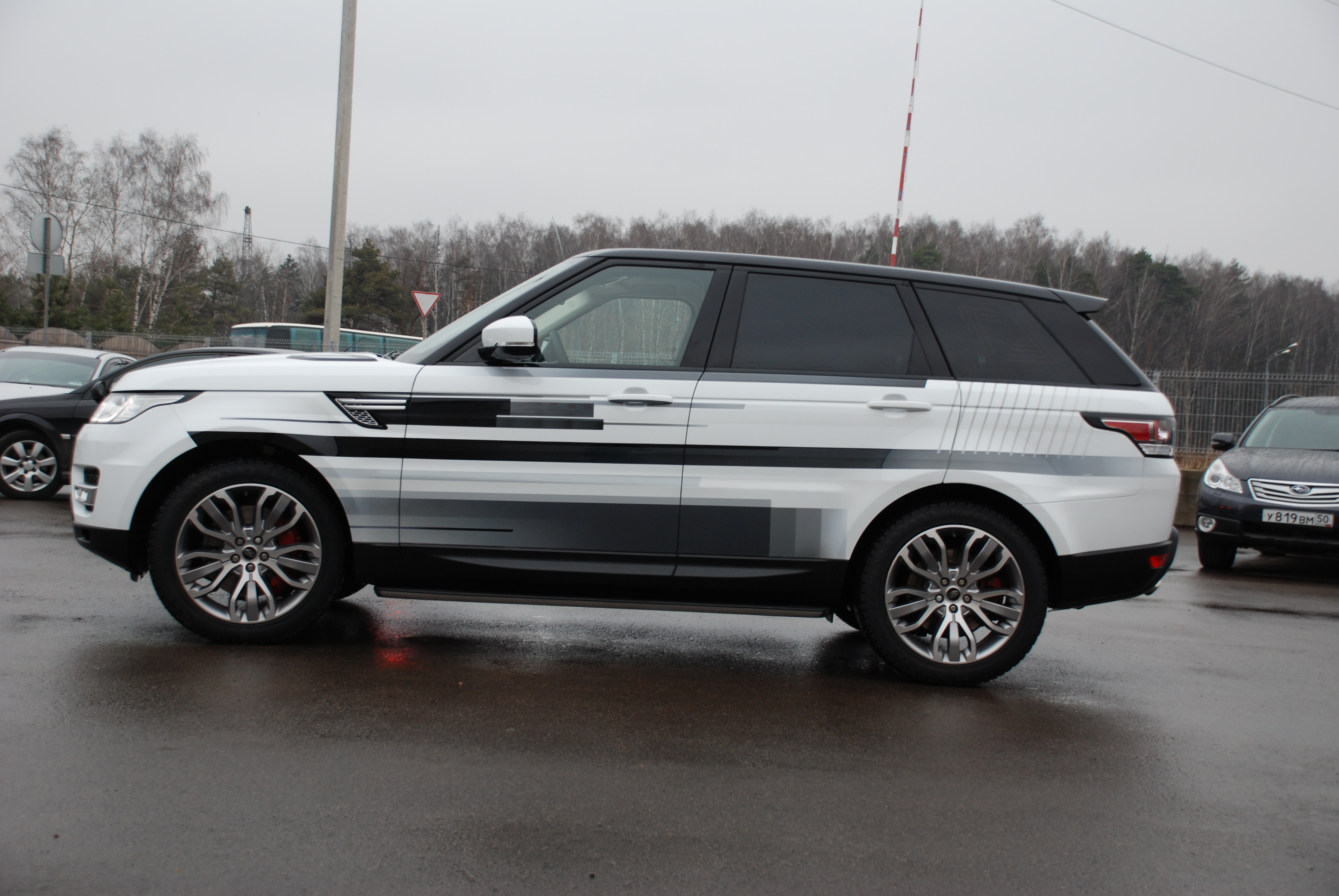 Графика Land Rover Sport  