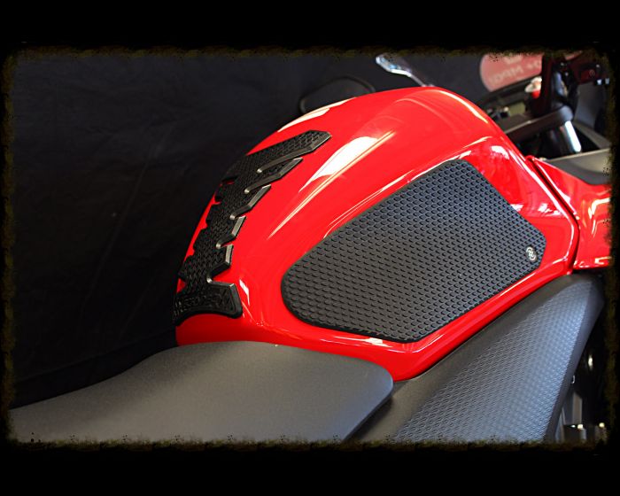 Комплект защитных наклеек на бак TechSpec  для мотоцикла Honda CBR500R 13-