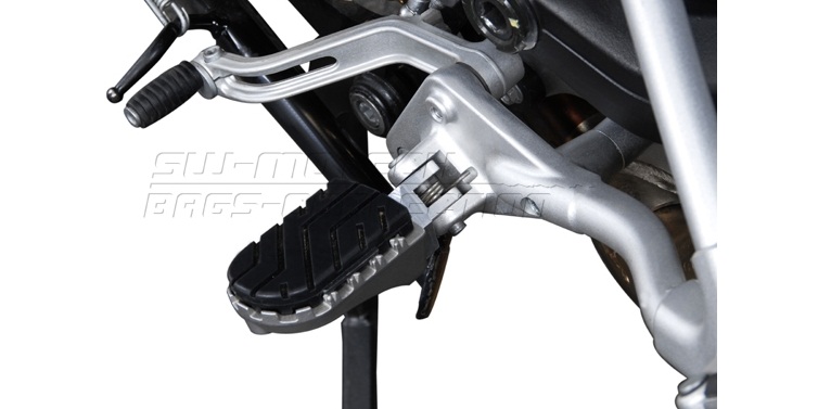 Комплект регулируемых подножек SW-Motech для мотоцикла Honda XL1000V Varadero '01-'06