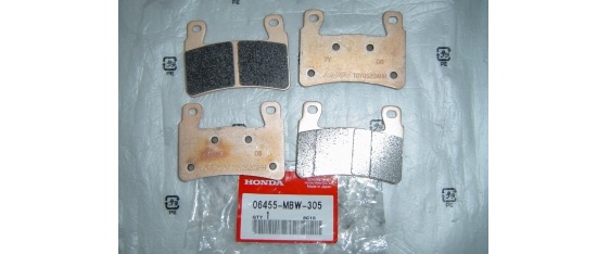 Оригинальные передние тормозные колодки для мотоцикла Honda 06455MBW305 (06455-MBW-305)