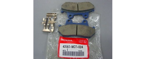 Оригинальные задние тормозные колодки для мотоцикла HONDA 431A0MC7024 (431A0-MC7-024)