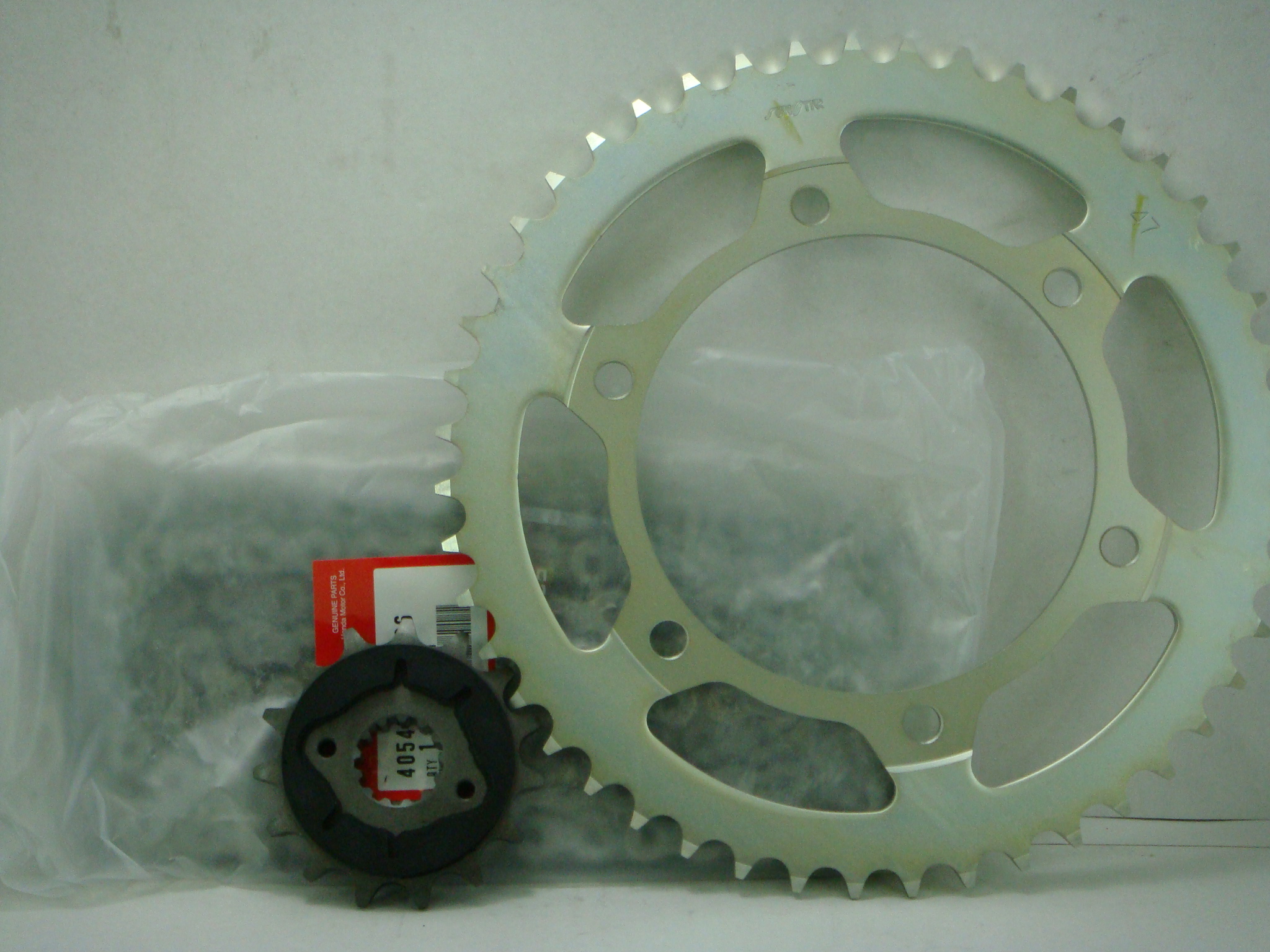 Оригинальный комплект из цепи и звёзд Honda 06406MFFP01 (06406-MFF-P01)