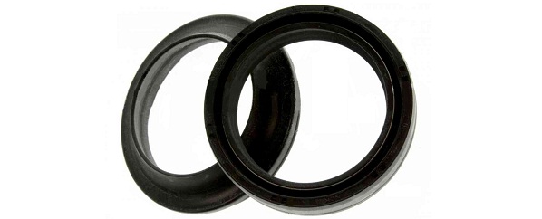 Оригинальный комплект сальник/пыльник для мотоцикла Honda 51490MEED01 (51490-MEE-D01) 