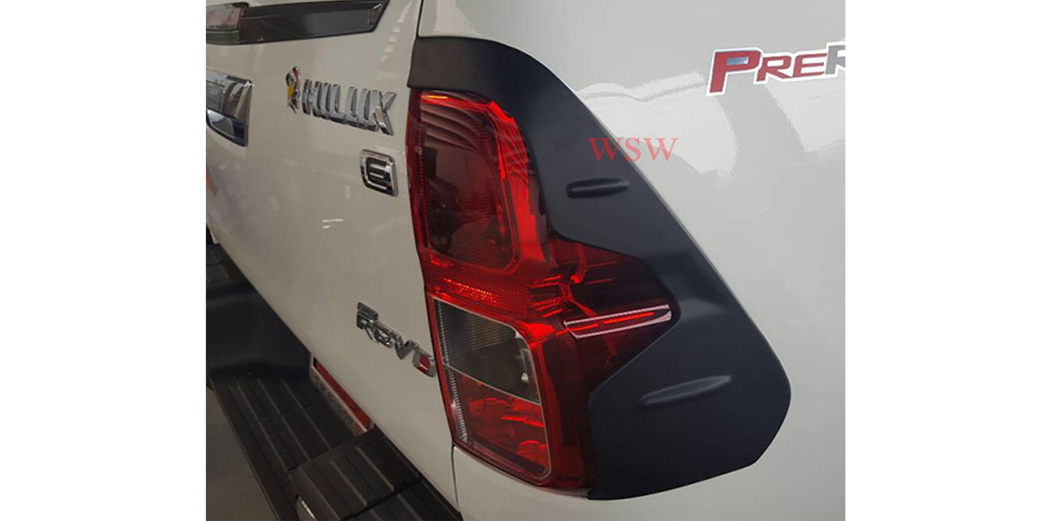 Накладки на задние фонари Toyota Hilux 2015-2016