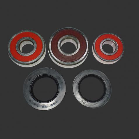 Комплект колёсных подшипников в заднее колесо для мотоциклов Honda XL650V TRANSALP 06