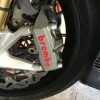 Комплект из двух моноблочных радиальных суппортов Brembo Racing M4 Комплект из двух моноблочных радиальных суппортов Brembo Racing M4