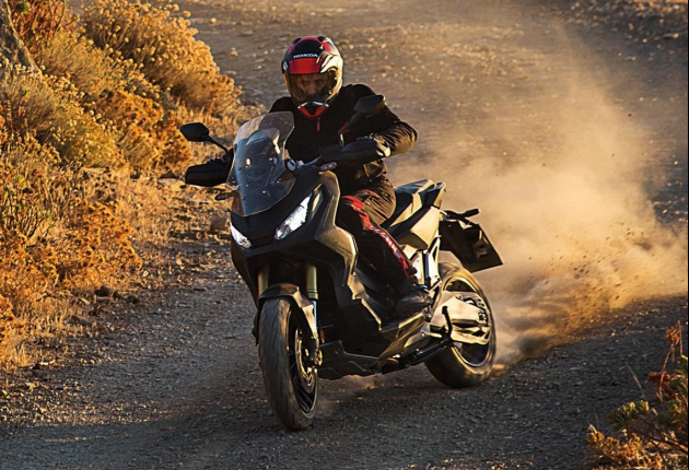 Renato Zocchi на Honda X-ADV занял первое место в гонке на Гибралтаре 2019