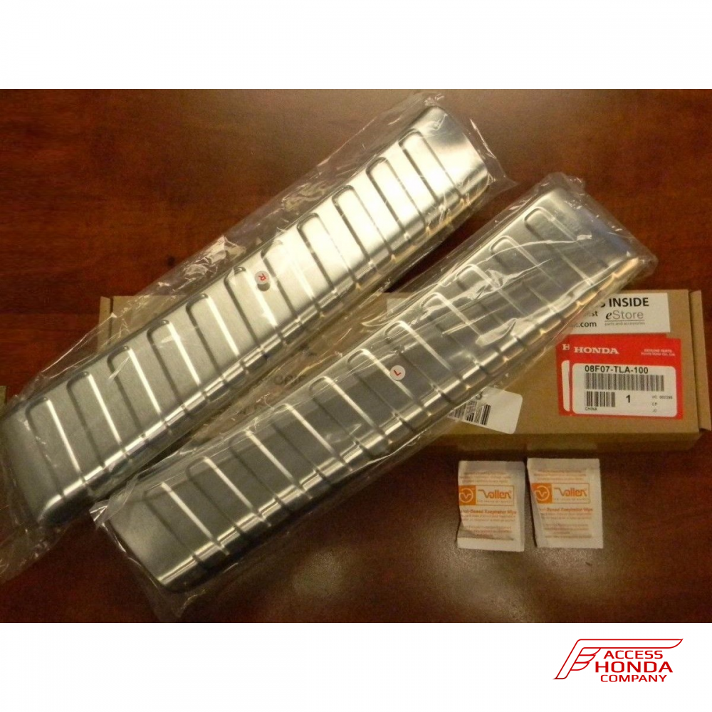 Декоративные накладки дверного проёма багажника Honda CR-V 5 2017-2019 08F07-TLA-600 (08F07TLA600) Декоративные накладки дверного проёма багажника Honda CR-V 5 2017-2019 08F07-TLA-600 (08F07TLA600)