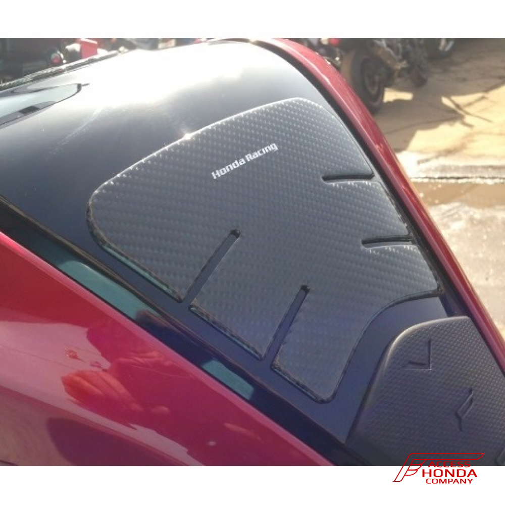 Оригинальная карбоновая наклейка на бак мотоцикла Honda VFR1200F/FD 08P61MGE200A (08P61-MGE-200A) Оригинальная карбоновая наклейка на бак мотоцикла Honda VFR1200F/FD 08P61MGE200A (08P61-MGE-200A)