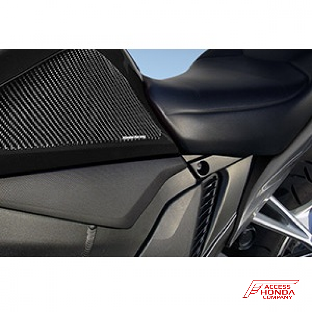 Оригинальные боковые карбоновые наклейки на бак мотоцикла Honda VFR1200F/FD 08P61MGE200E (08P61-MGE-200E) Оригинальные боковые карбоновые наклейки на бак мотоцикла Honda VFR1200F/FD 08P61MGE200E (08P61-MGE-200E)