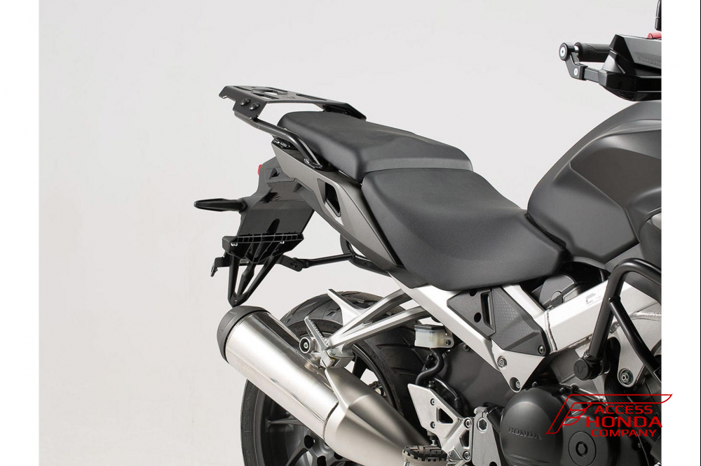 Комплект премиальных боковых алюминиевых чёрных кофров 37 л. и креплений SW-MOTECH для Honda VFR800X Комплект премиальных боковых алюминиевых чёрных кофров 37 л. и креплений SW-MOTECH для Honda VFR800X