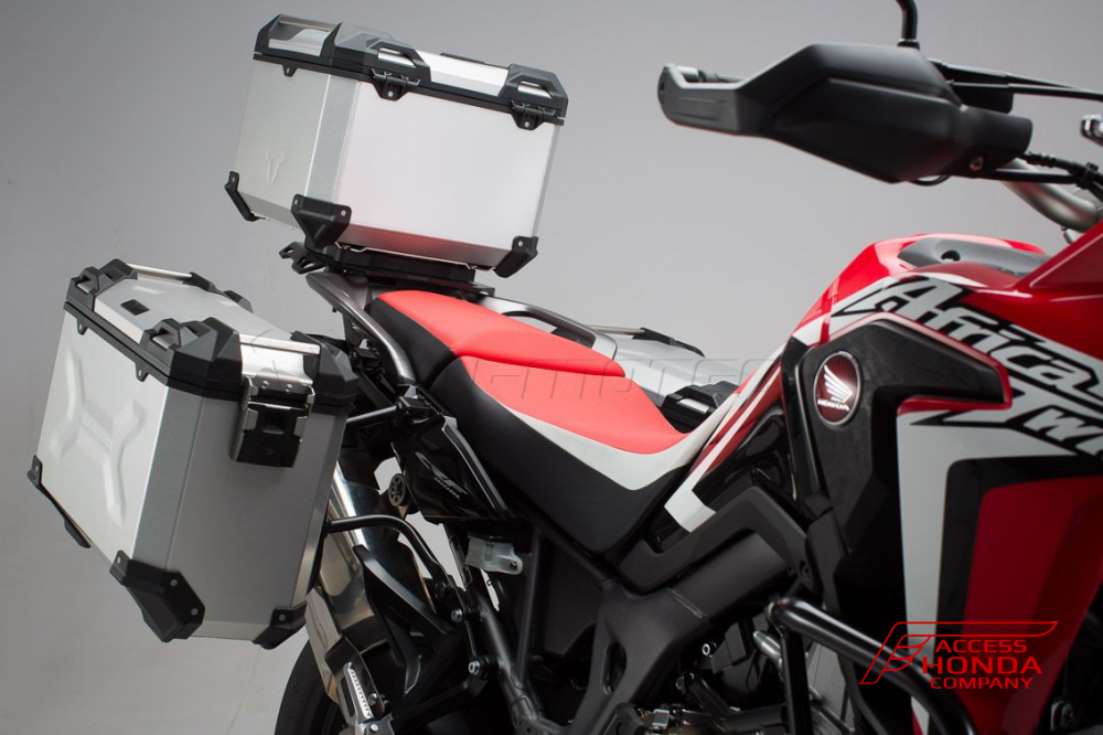 Комплект боковых кофров серебристого цвета с креплениями SW-MOTECH для Honda CRF1000L Africa Twin 2016-2017 Комплект боковых кофров серебристого цвета с креплениями SW-MOTECH для Honda CRF1000L Africa Twin 2016-2017