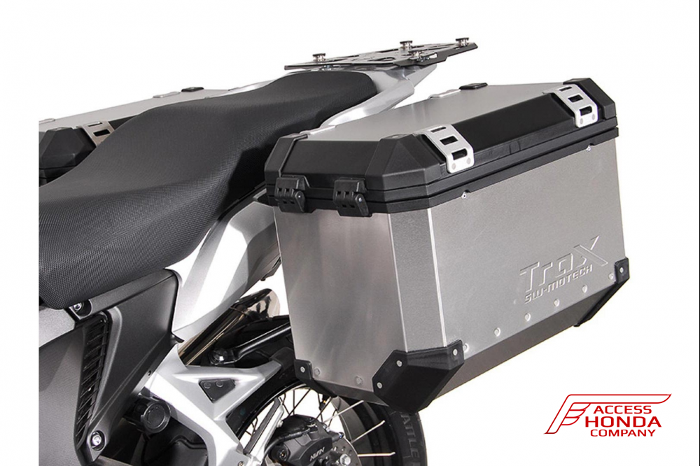 Комплект боковых алюминиевых серебристых кофров 45 л. и креплений SW-MOTECH для Honda VFR 1200 X Crosstourer Комплект боковых алюминиевых серебристых кофров 45 л. и креплений SW-MOTECH для Honda VFR 1200 X Crosstourer