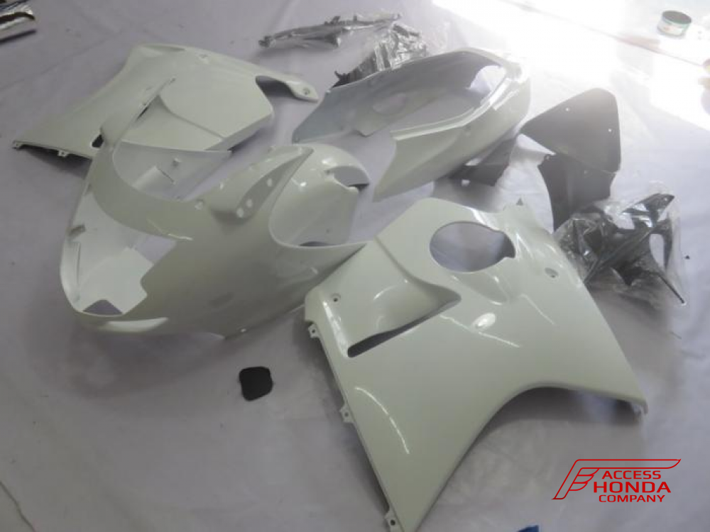 Комплект пластика - обтекателя для мотоцикла Honda CBR1100XX 1996-2007 Комплект пластика - обтекателя для мотоцикла Honda CBR1100XX 1996-2007