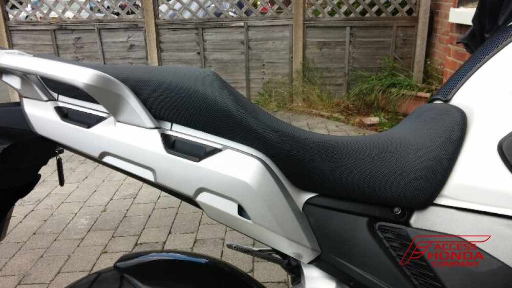 Оригинальное заниженное сиденье (-2 см) для мотоцикла Honda VFR1200X/XD Crosstourer 77200MGHN20MA (77200-MGH-N20MA) Оригинальное заниженное сиденье (-2 см) для мотоцикла Honda VFR1200X/XD Crosstourer 77200MGHN20MA (77200-MGH-N20MA)