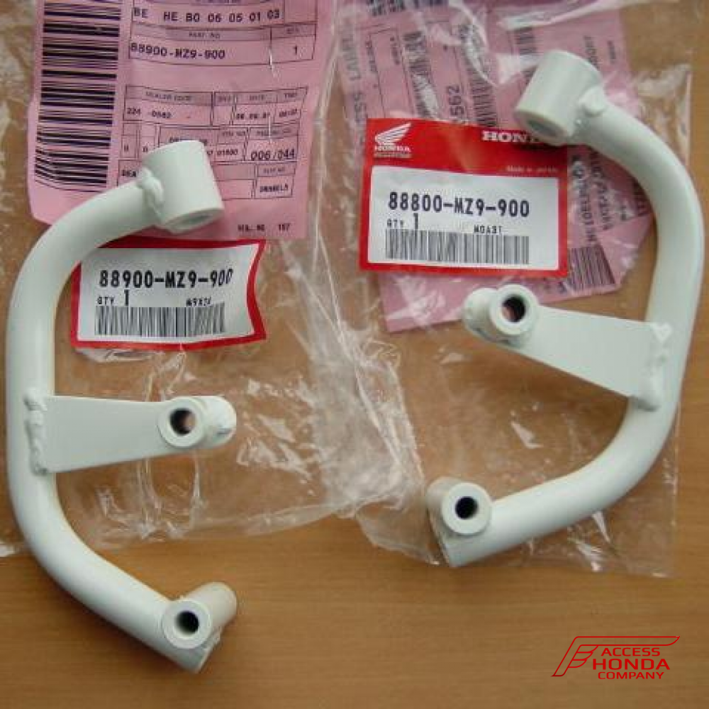 Кронштейн для противотуманных фар ST1300 Pan European Кронштейн для противотуманных фар ST1300 Pan European