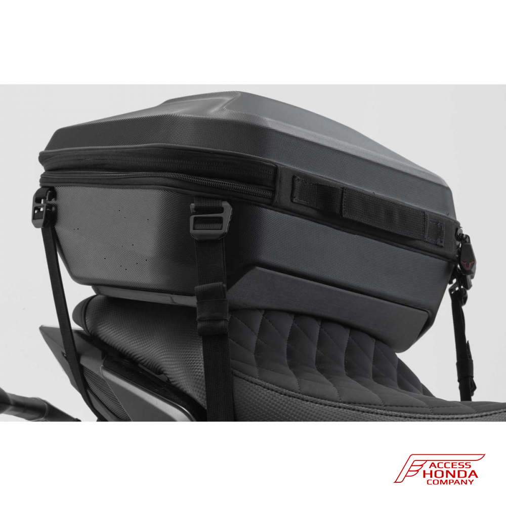Центральный кофр с креплением на сиденье 16-29 л. SW-Motech URBAN ABS для мотоцикла Honda Центральный кофр с креплением на сиденье 16-29 л. SW-Motech URBAN ABS для мотоцикла Honda