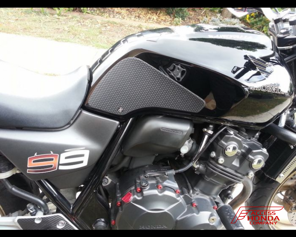 Комплект защитных наклеек на бак TechSpec для мотоцикла Honda CB400 2000-2015 Комплект защитных наклеек на бак TechSpec для мотоцикла Honda CB400 2000-2015