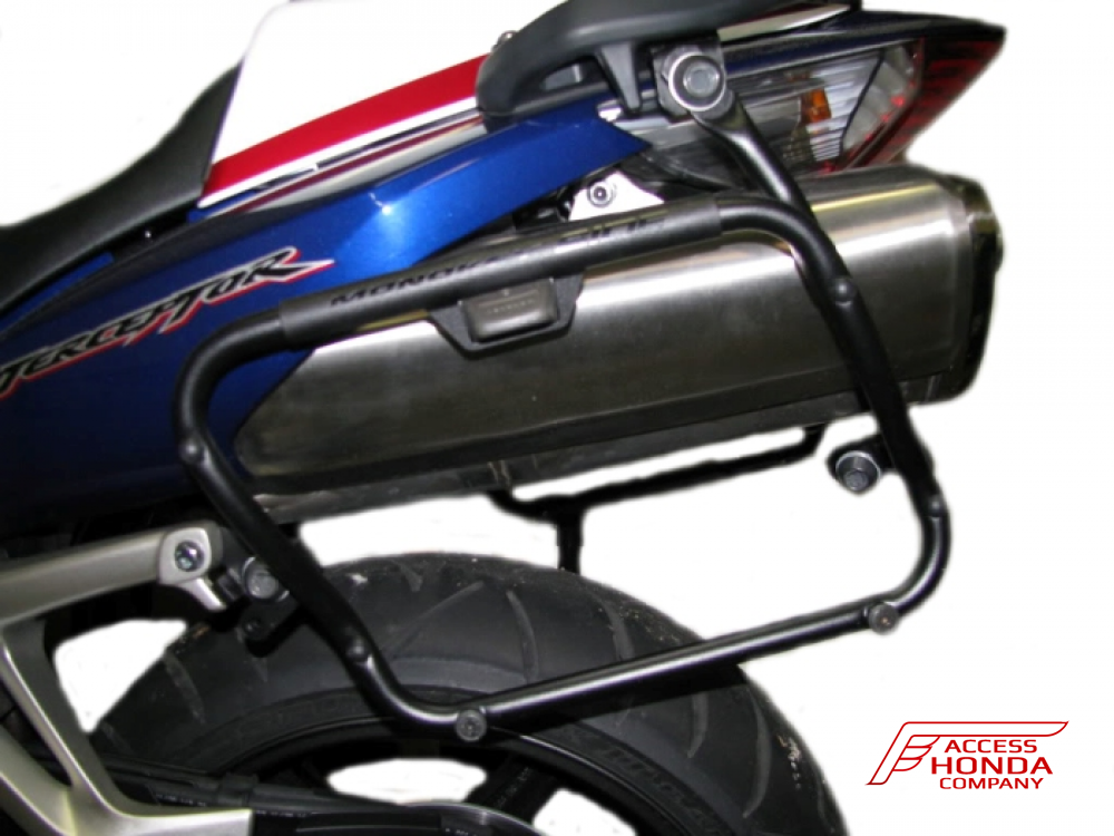 Крепление боковых кофров GIVI V35 MONOKEY® для мотоцикла VFR800 Крепление боковых кофров GIVI V35 MONOKEY® для мотоцикла VFR800