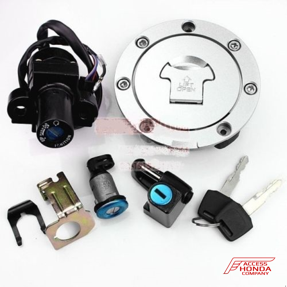 Комплект ключей замка зажигания и горловины для CB-1 CB400 (неоригинал) Комплект ключей замка зажигания и горловины для CB-1 CB400 (неоригинал)