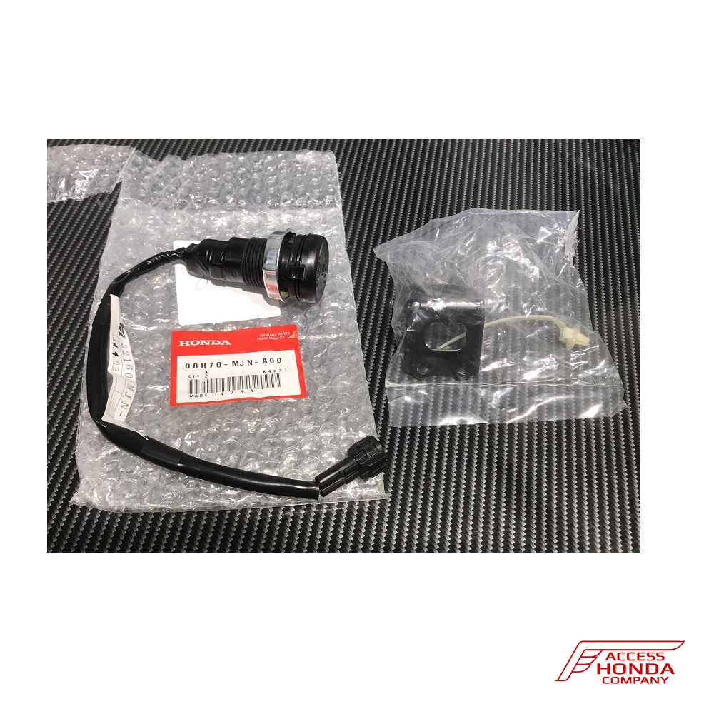Оригинальная врезная розетка 12V для мотоцикла Honda 08U70MJNA00 (08U70-MJN-A00) Оригинальная врезная розетка 12V для мотоцикла Honda 08U70MJNA00 (08U70-MJN-A00)