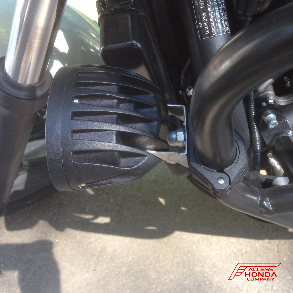 Крепление для установки противотуманных фар SW-Motech HAWK / EVO (для защитных дуг ∅22,26,27,28 мм) Крепление для установки противотуманных фар SW-Motech HAWK / EVO (для защитных дуг ∅22,26,27,28 мм)