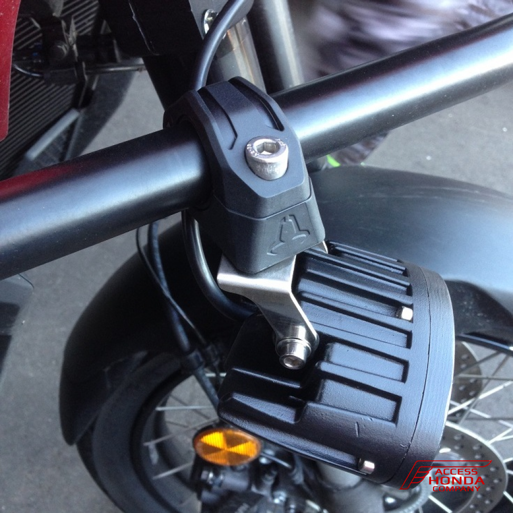 Крепление для установки противотуманных фар SW-Motech HAWK / EVO (для защитных дуг ∅22,26,27,28 мм) Крепление для установки противотуманных фар SW-Motech HAWK / EVO (для защитных дуг ∅22,26,27,28 мм)