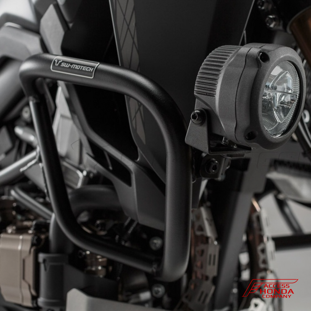 Крепления для установки противотуманных фар SW-Motech HAWK на защитные дуги Honda CRF1000L Africa Twin Крепления для установки противотуманных фар SW-Motech HAWK на защитные дуги Honda CRF1000L Africa Twin