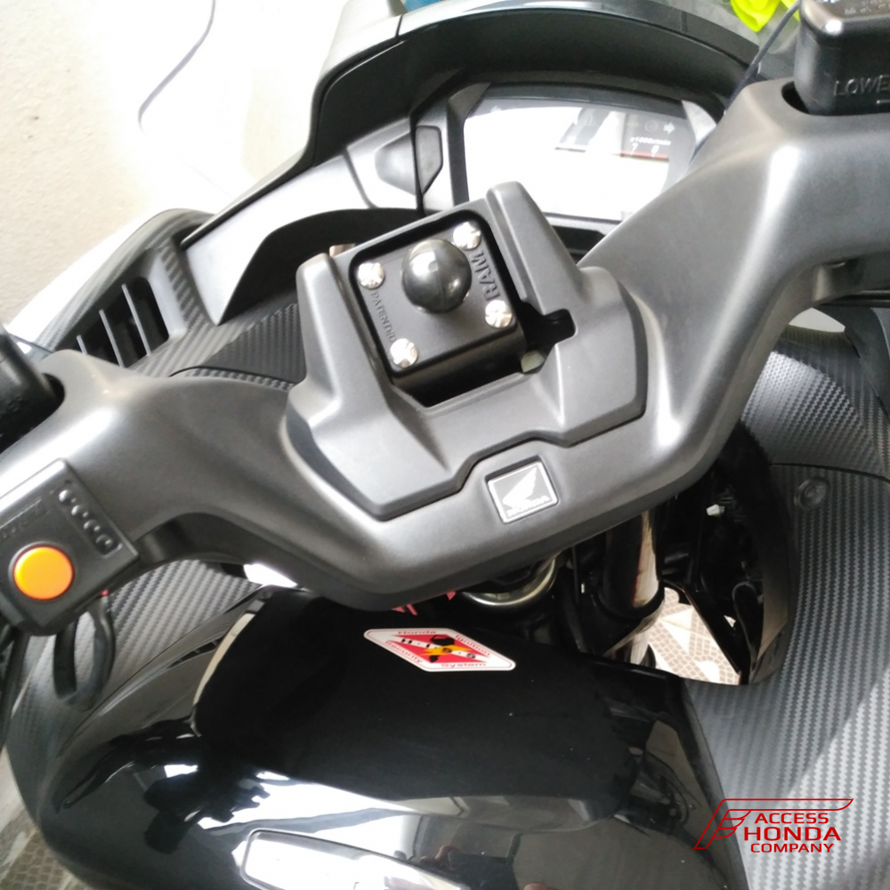 Оригинальное крепление для навигатора мотоцикла Honda NC700-750D Integra 08B70MGSD70 (08B70-MGS-D70) Оригинальное крепление для навигатора мотоцикла Honda NC700-750D Integra 08B70MGSD70 (08B70-MGS-D70)