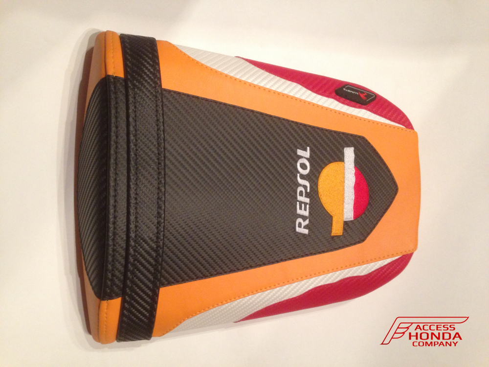 Чехол на сиденье LUIMOTO Repsol (Passenger) для Honda CBR600RR (05-06г.) Чехол на сиденье LUIMOTO Repsol (Passenger) для Honda CBR600RR (05-06г.)