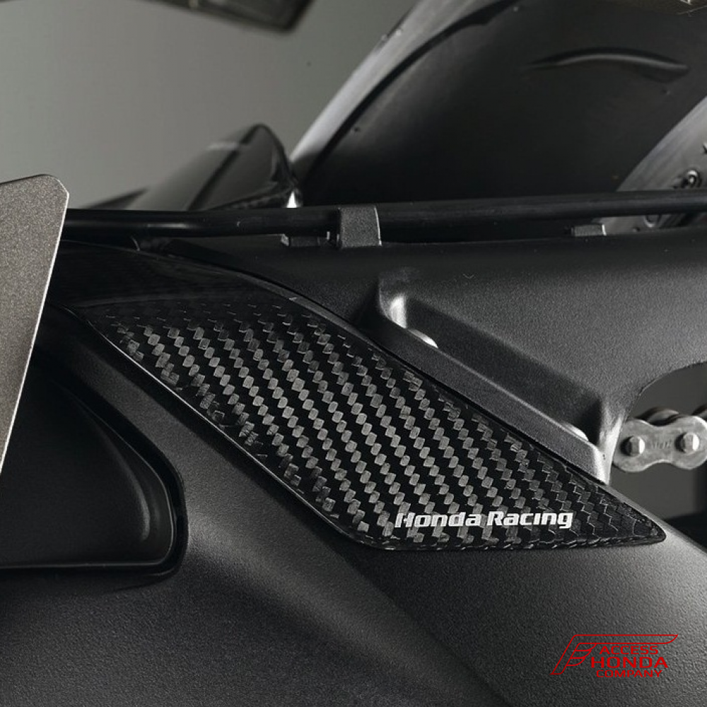 Оригинальная карбоновая накладка на маятник мотоцикла Honda CB1000R/RA '08-'15 08P59MFN800 (08P59-MFN-800) Оригинальная карбоновая накладка на маятник мотоцикла Honda CB1000R/RA '08-'15 08P59MFN800 (08P59-MFN-800)