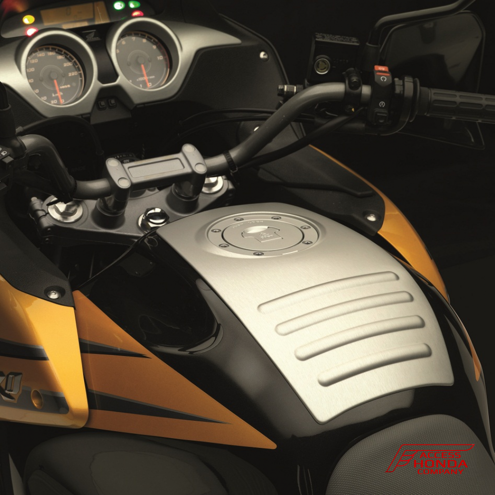 Оригинальная накладка на бензобак мотоцикла Honda XL1000V/VA Varadero '07-'11 08P61MBT800 (08P61-MBT-800) Оригинальная накладка на бензобак мотоцикла Honda XL1000V/VA Varadero '07-'11 08P61MBT800 (08P61-MBT-800)