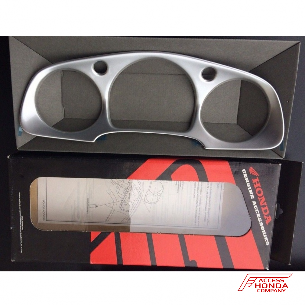 Оригинальная накладка на приборную панель мотоцикла Honda GL1800 Gold Wing '01-'05 08F86MCA800K (08F86-MCA-800K) Оригинальная накладка на приборную панель мотоцикла Honda GL1800 Gold Wing '01-'05 08F86MCA800K (08F86-MCA-800K)