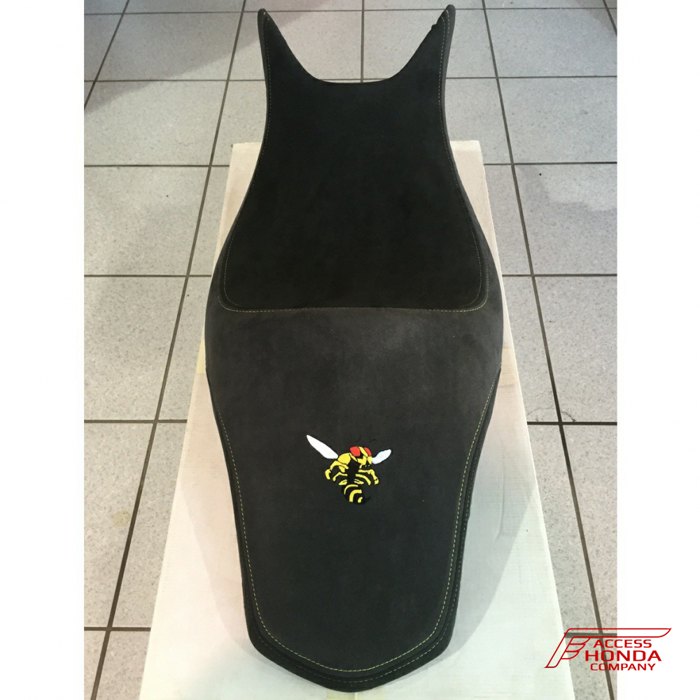 Оригинальное водительское сиденье из алькантары с логотипом для мотоцикла Honda CB600F/FA Hornet '07-'10 08F82MFG800 (08F82-MFG-800) Оригинальное водительское сиденье из алькантары с логотипом для мотоцикла Honda CB600F/FA Hornet '07-'10 08F82MFG800 (08F82-MFG-800)