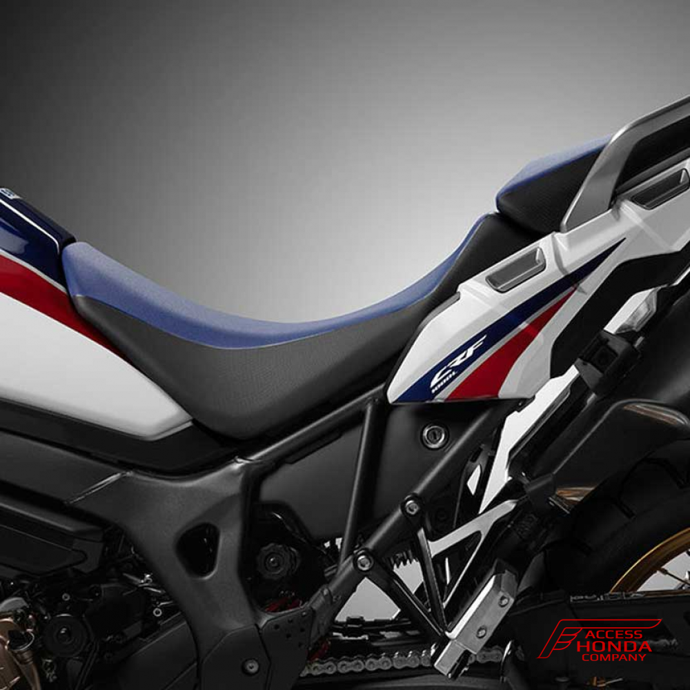 Оригинальное завышенное сиденье (+3 см) для мотоцикла Honda CRF1000L Africa Twin (Tricolor) 08R00MJPG50ZA (08R00-MJP-G50ZA) Оригинальное завышенное сиденье (+3 см) для мотоцикла Honda CRF1000L Africa Twin (Tricolor) 08R00MJPG50ZA (08R00-MJP-G50ZA)