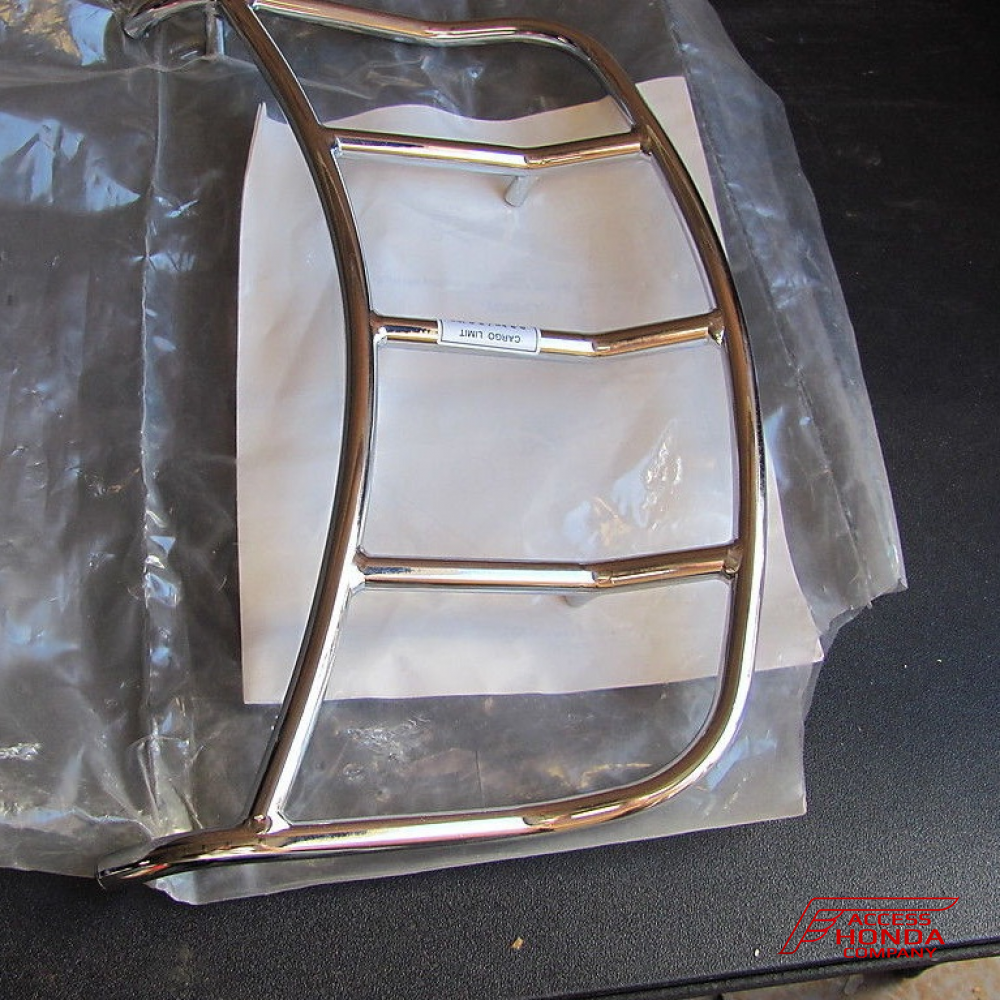 Оригинальный хромированный багажник на центральный кофр мотоцикла Honda GL1800 Gold Wing '06-'16 08L42MCA800 (08L42-MCA-800) (для версий без заднего спойлера) Оригинальный хромированный багажник на центральный кофр мотоцикла Honda GL1800 Gold Wing '06-'16 08L42MCA800 (08L42-MCA-800) (для версий без заднего спойлера)