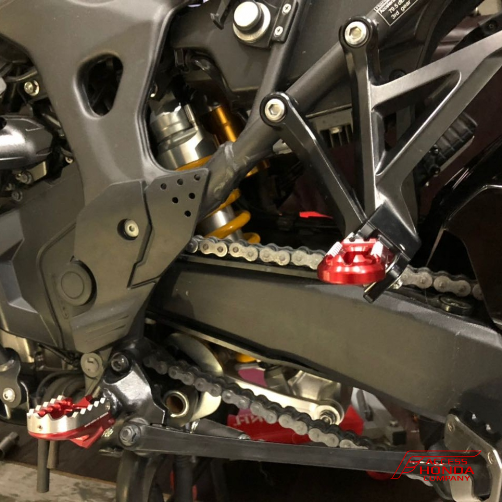 Оригинальный комплект подножек Rizoma для мотоцикла Honda CRF1000L Africa Twin 08ESYMJPR816 (08ESY-MJP-R816) Оригинальный комплект подножек Rizoma для мотоцикла Honda CRF1000L Africa Twin 08ESYMJPR816 (08ESY-MJP-R816)