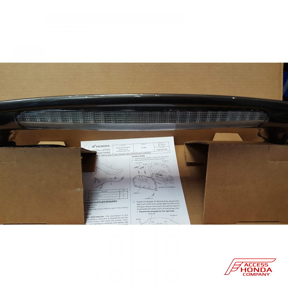 Оригинальный спойлер со стоп-сигналом на центральный кофр мотоцикла Honda GL1800 Gold Wing '01-'16 08F64MCA121C (08F64-MCA-121C) Оригинальный спойлер со стоп-сигналом на центральный кофр мотоцикла Honda GL1800 Gold Wing '01-'16 08F64MCA121C (08F64-MCA-121C)