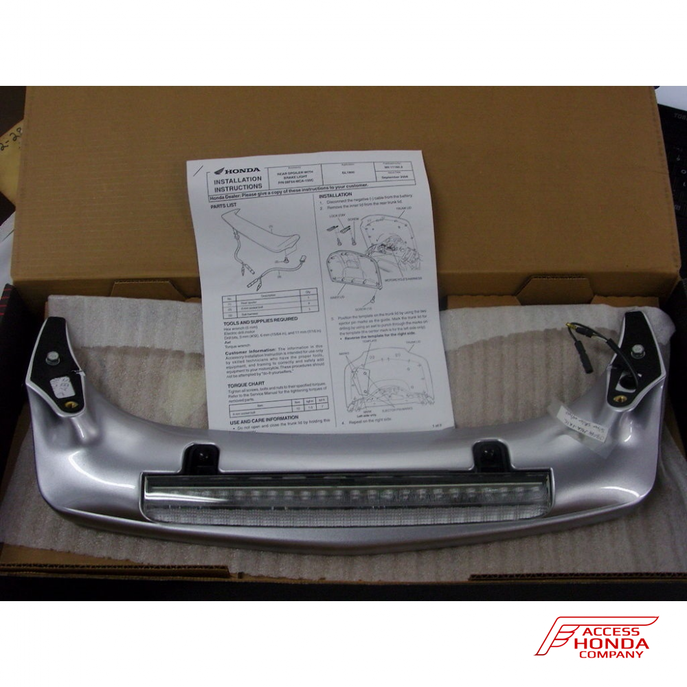 Оригинальный спойлер со стоп-сигналом на центральный кофр мотоцикла Honda GL1800 Gold Wing '01-'16 08F64MCA1X1C (08F64-MCA-1X1C) Оригинальный спойлер со стоп-сигналом на центральный кофр мотоцикла Honda GL1800 Gold Wing '01-'16 08F64MCA1X1C (08F64-MCA-1X1C)