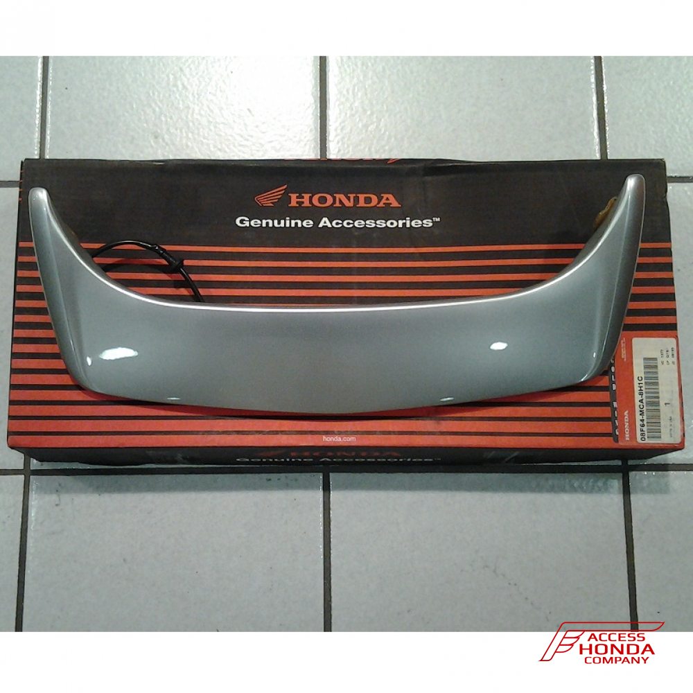 Оригинальный спойлер со стоп-сигналом на центральный кофр мотоцикла Honda GL1800 Gold Wing '01-'16 08F64MCA8H1C (08F64-MCA-8H1C) Оригинальный спойлер со стоп-сигналом на центральный кофр мотоцикла Honda GL1800 Gold Wing '01-'16 08F64MCA8H1C (08F64-MCA-8H1C)