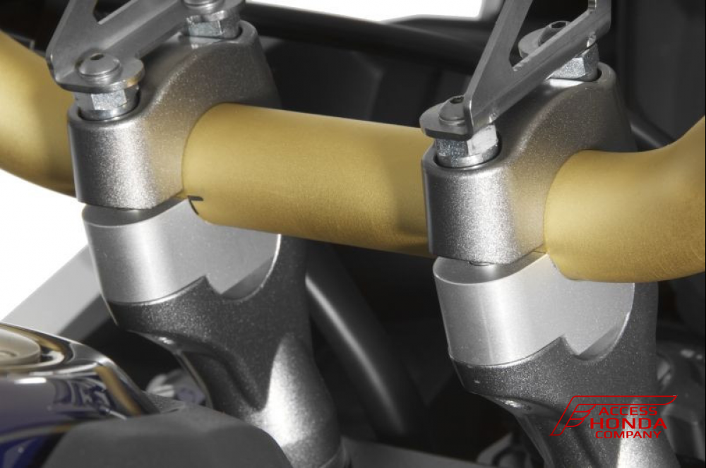 Проставки руля Touratech (∅ 28 мм, высота 20 мм, полированный алюминий) Проставки руля Touratech (∅ 28 мм, высота 20 мм, полированный алюминий)