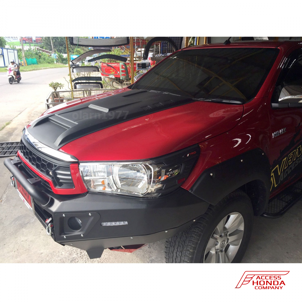Накладка на капот Toyota Hilux 2015-2016 Накладка на капот Toyota Hilux 2015-2016